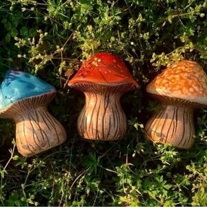 mushroom statuette / figurine decor set